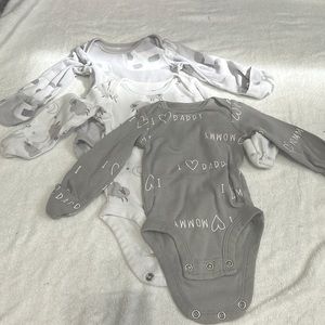 3 carters long sleeve newborn onesies with fold over hand covers